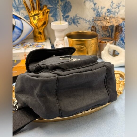 🆕 AMI 🧿 NWOT Tonal Heart Crossbody Pocket Bag - Picture 9 of 16